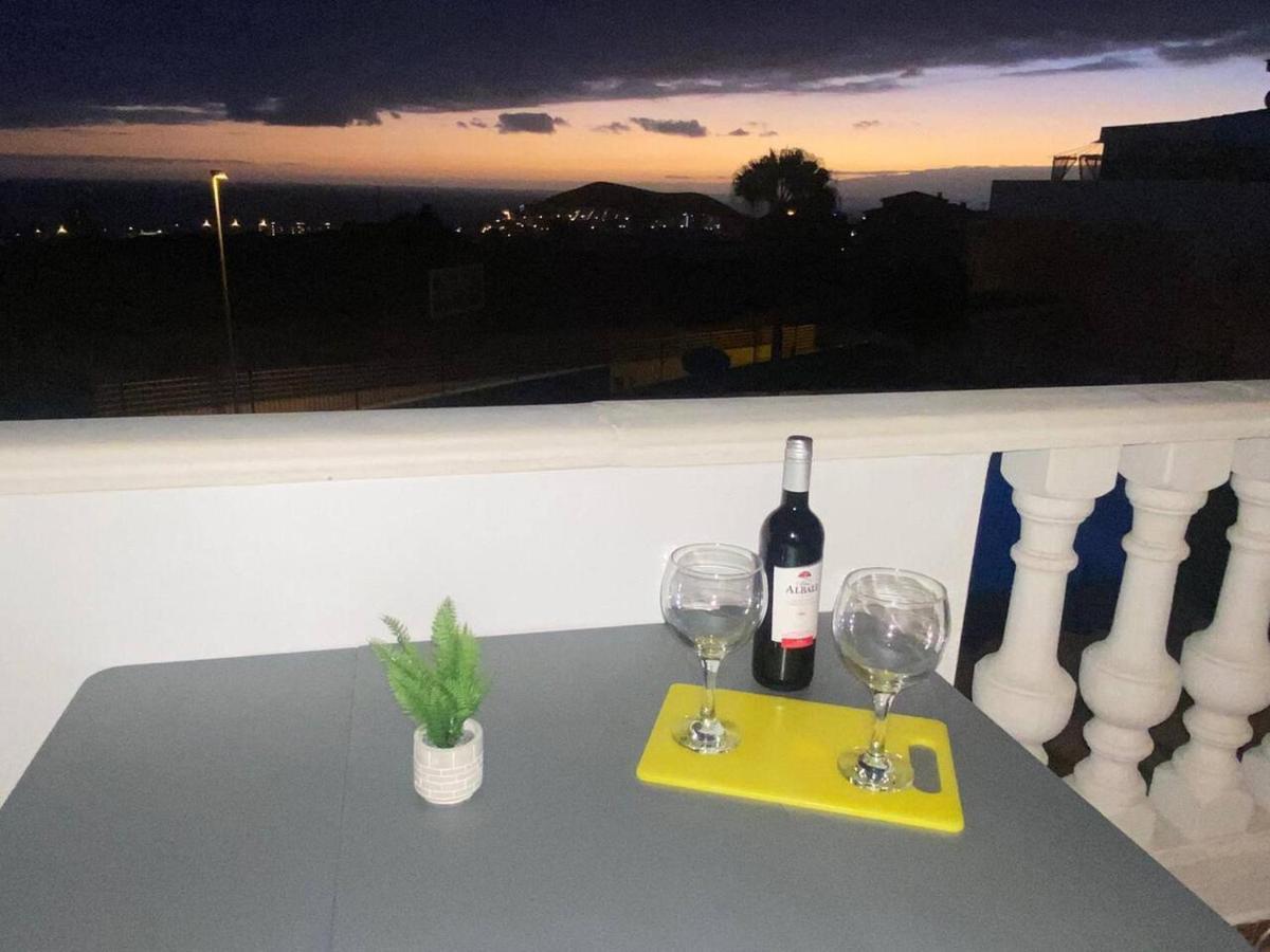 1 Bedroom Giuly Sea Views In Los Cristianos Los Cristianos  Bagian luar foto